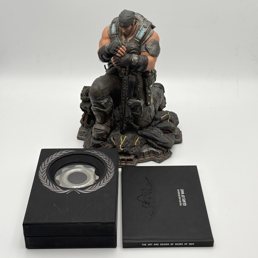 Gears of War 3 Epic Edition Xbox 360 Game, Marcus Fenix Statue, Medal, Book 2011 - Picture 1 of 16